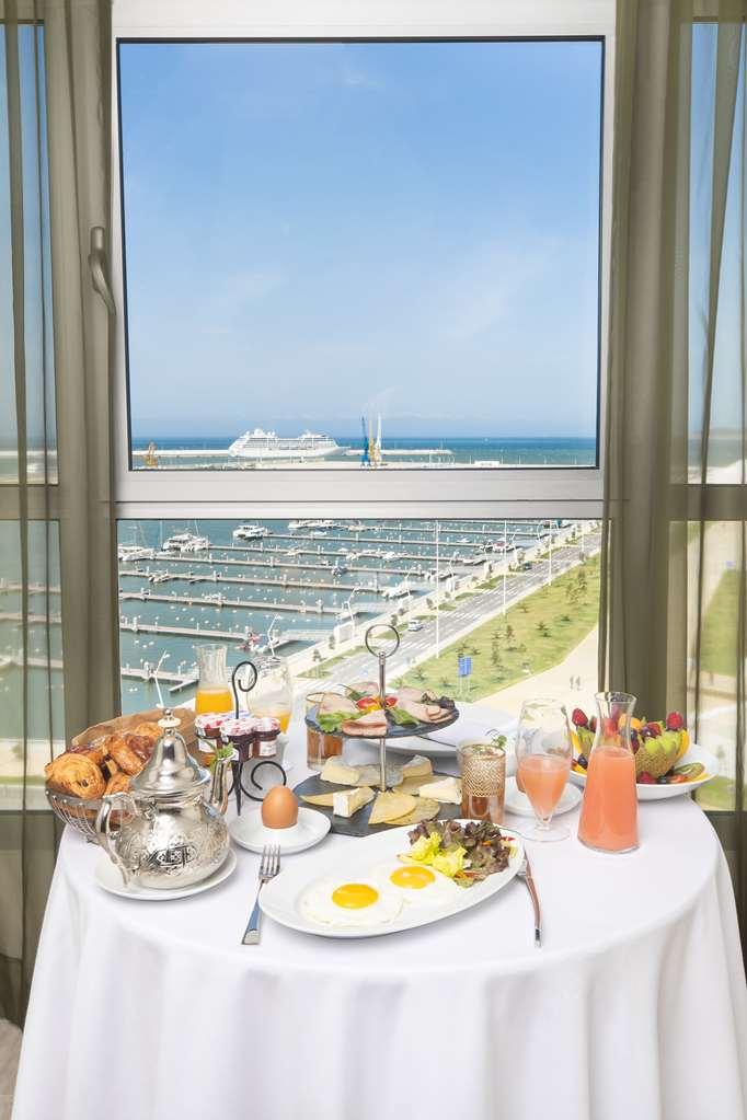 Marina Bay Center 4*
