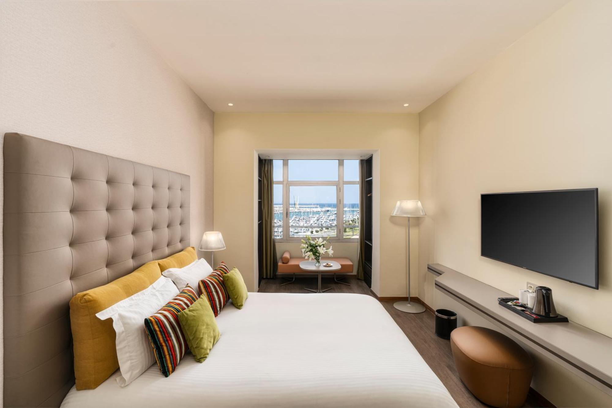 Marina Bay Center Hotel 4*