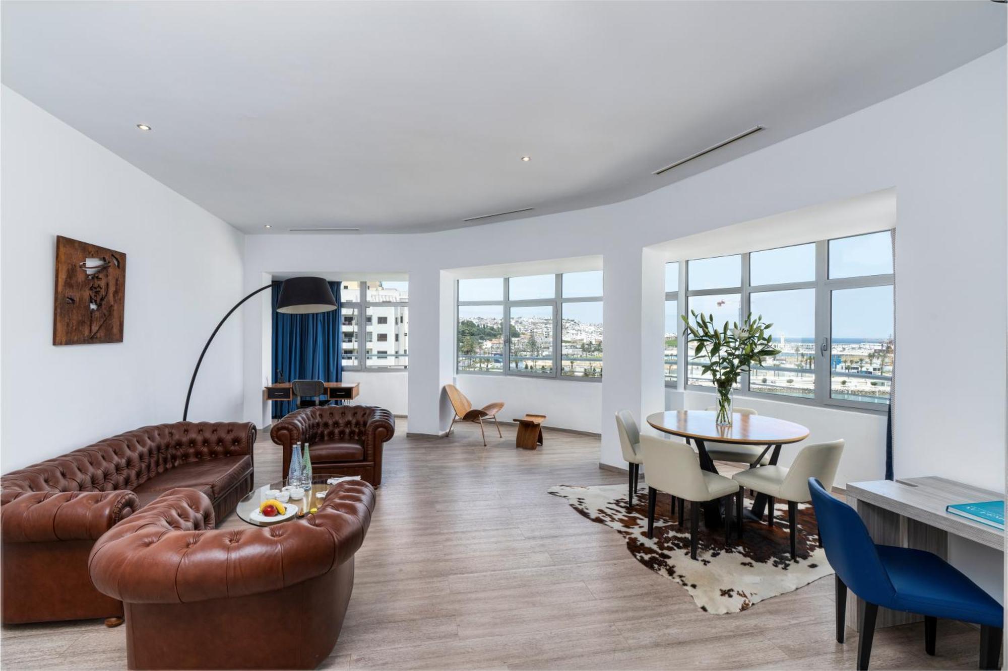 Marina Bay Center Hotel 4*