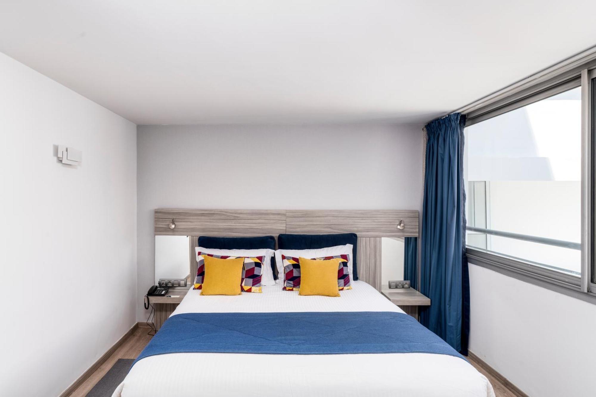 Marina Bay Center 4*